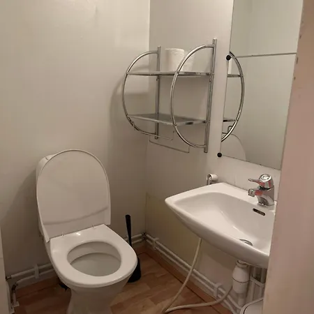 Guest Near *