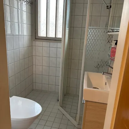 Guest Near *