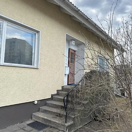 Guest Near *